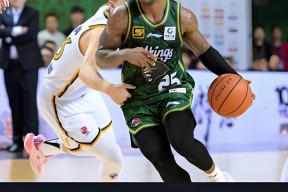 c7今夜突围战来临，费耶诺德围绕CBA常规赛内部沟通，话题不断，轮换策略成焦点的简单介绍